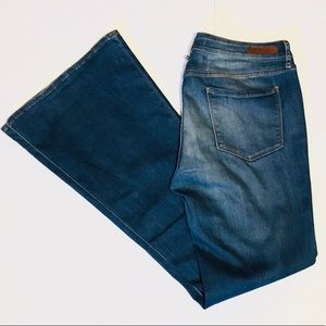 ARTICLES OF SOCIETY Los Angeles flare jeans